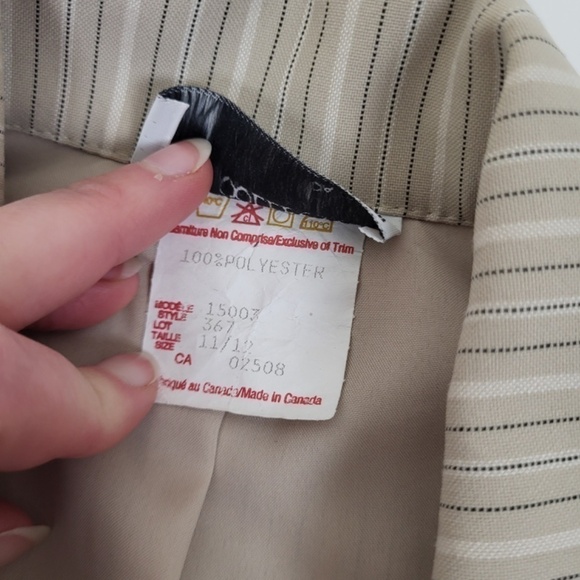 FREE WITH PURCHASE Pinstripe blazer fitted empire waist Y2K - Picture 4 of 13